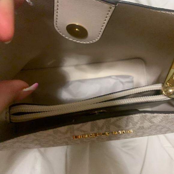 Never used MICHEAL KORS!!🤍 - Picture 7 of 8